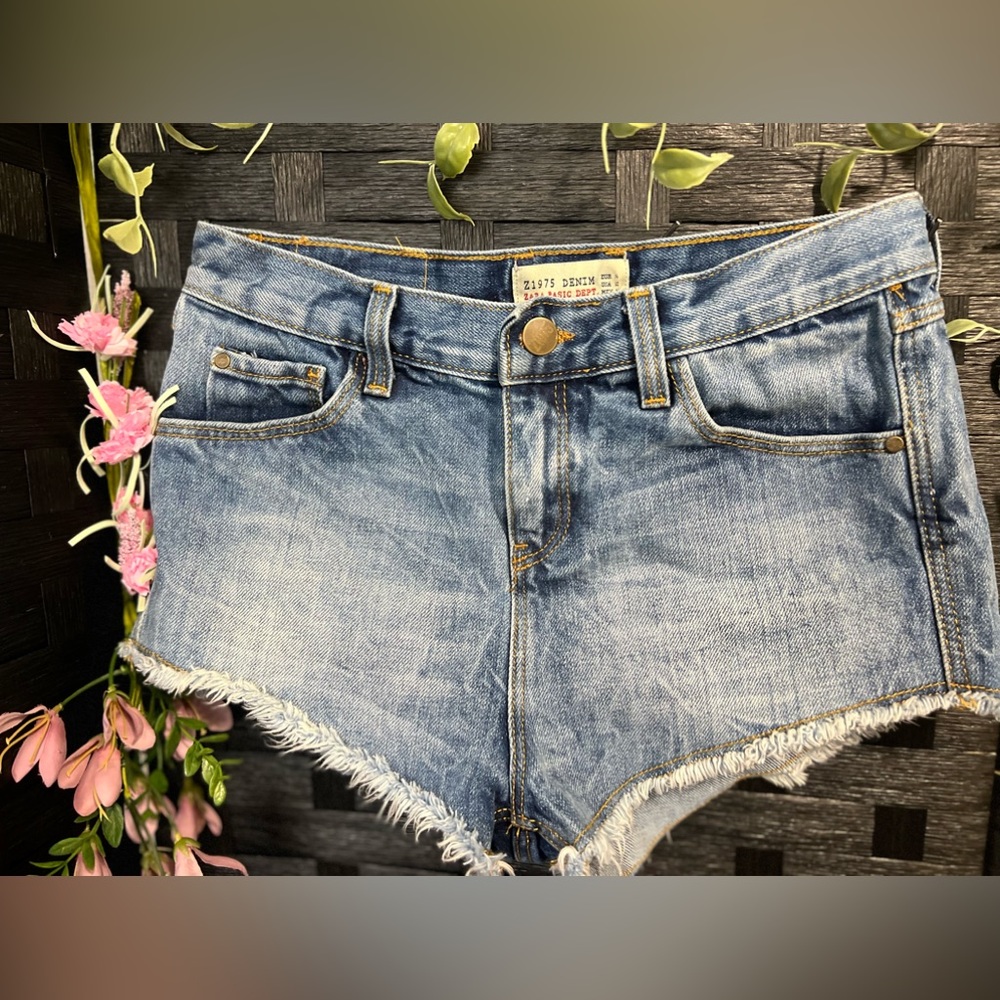 SOLD Zara Basic Denim Dept Jean Short Z1975 Size 2